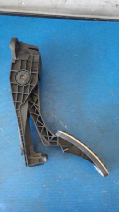 pedala acceleratie mercedes m-class ml 350 4matic w164 2011 a1643000104