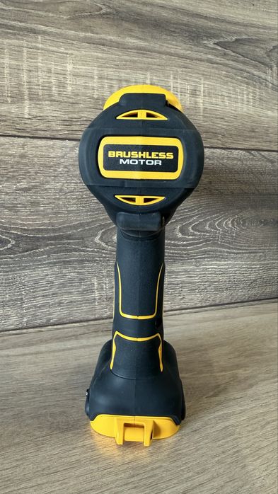 Продам: DeWalt  шуруповерт тушка DCD996P2
