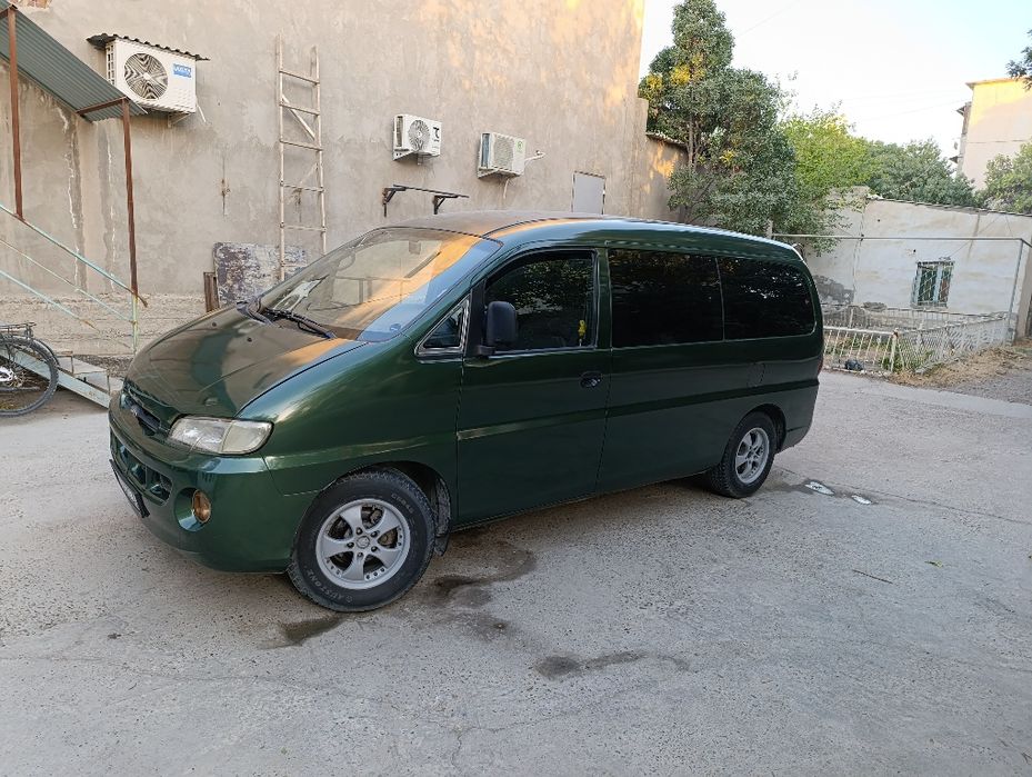 Продам Hyundai starex не спеша. Машина на уверенном ходу