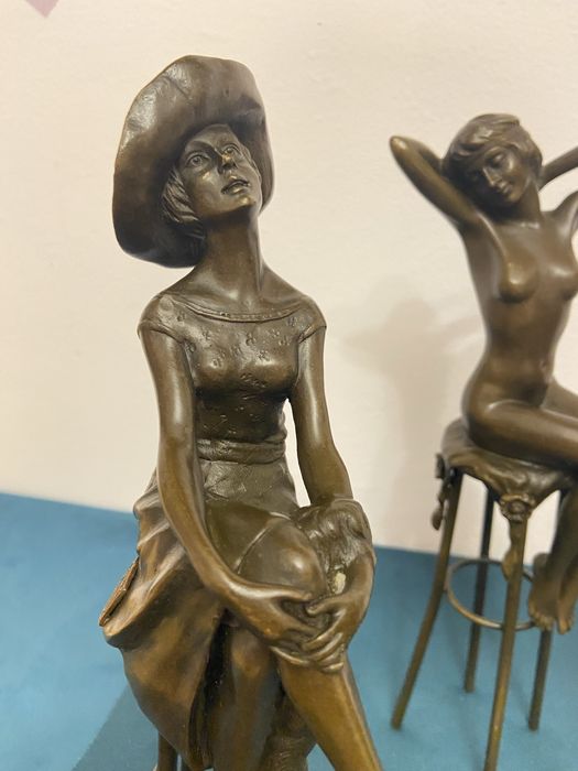 Statuete bronz , înălțime 28 cm , semnate D.H.Chiparus / pret bucata