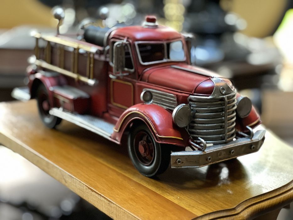 Machetă decorativă din metal - Mașină de Pompieri