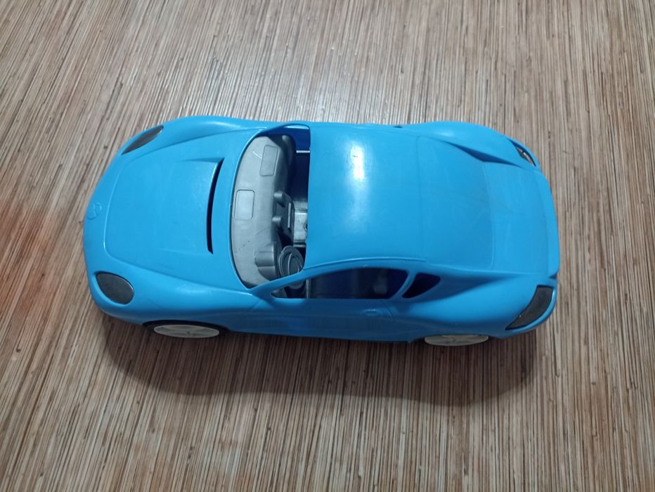 Машинка большая.