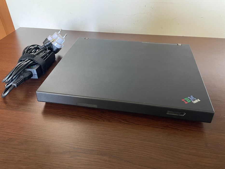 IBM ThinkPad R50e- уникален ретро лаптоп като нов