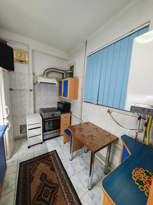 Vand urgent apartament 2 camere decomandat complet mobilat si utilat