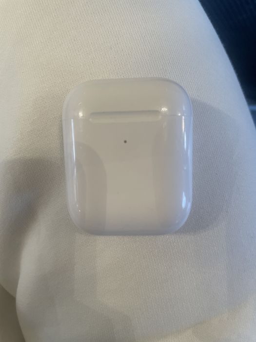 продават се: airpods 2