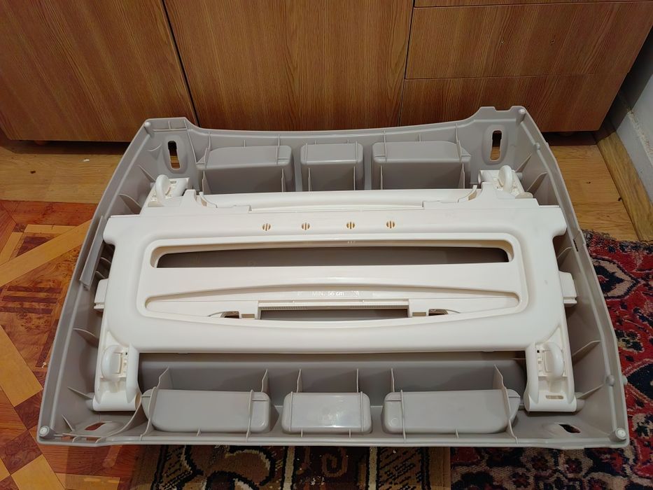 Masa de infasat pentru bebelusi cu compartimente laterale
462,99