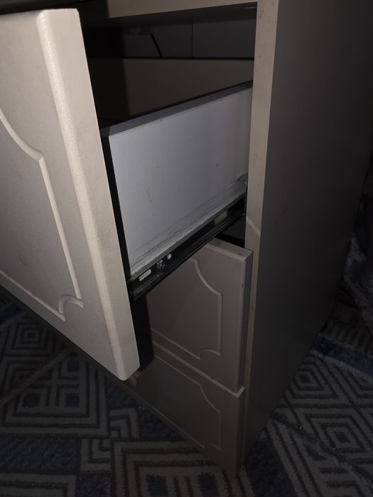 Продам тумбу+ пелинальный стол 2 в 1