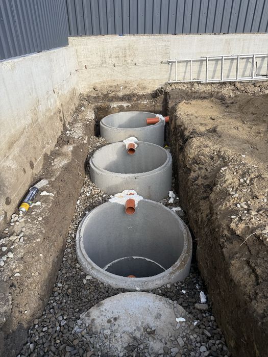 Fose septice ecologice tuburi instalații, conectare apa şi canalizare