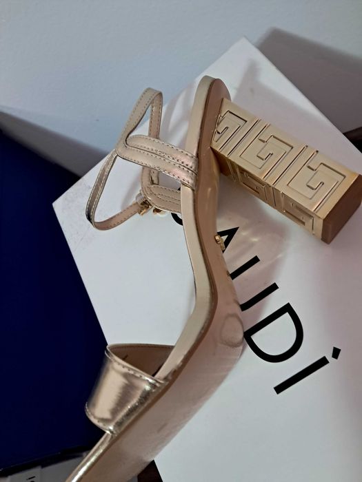Sandale Gaudi nou in cutie  numere disponibile 39,40 și 41