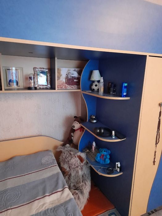 Продам двух ярусный Кровать