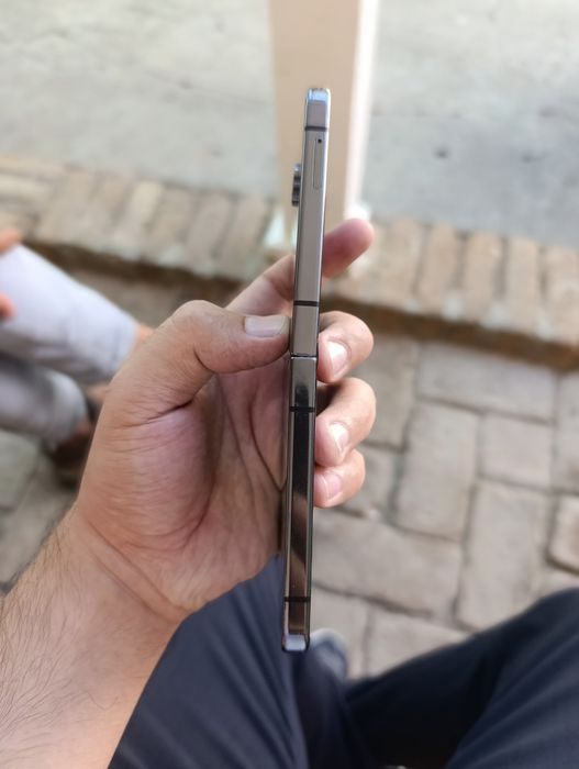 Samsung galaxy Z flip 5