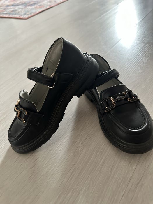 Сандали в школу