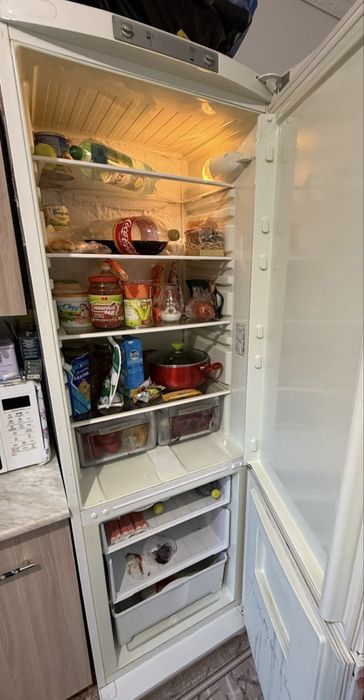 Продается б/у холодильник