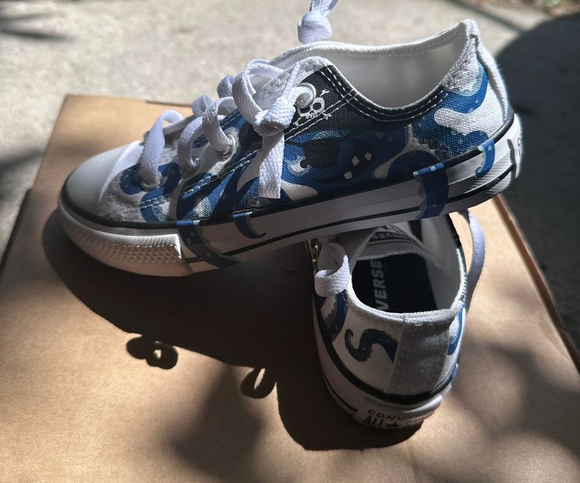 Converse noi mărimea 30