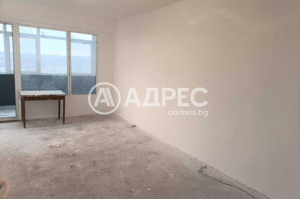 Продава се Тристаен апартамент в Разград, Орел - 75 кв.м за 920 €/кв.м - Снимка #1