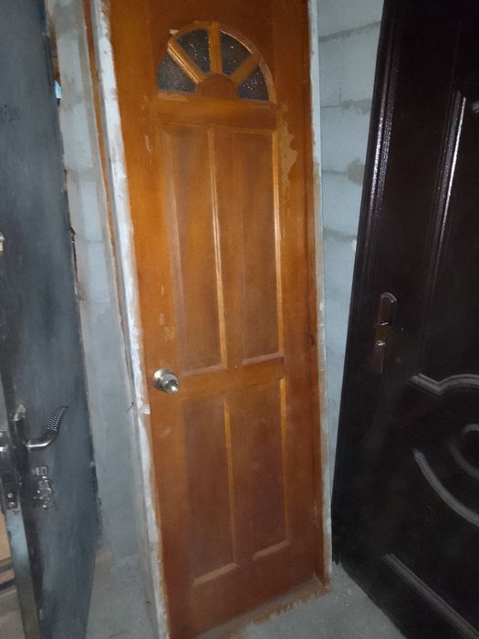 Дверь для ванной и туалета