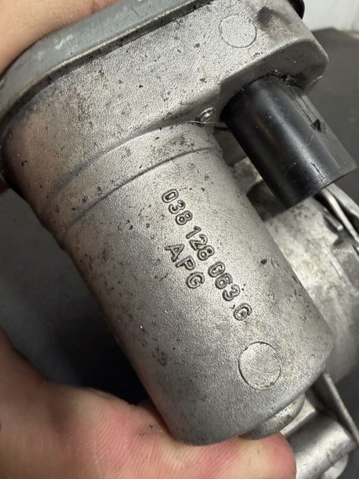 Clapeta acceleratie Volkswagen Vw Passat B6 1.9 TDI BKC BLS BXE 2.0 TDI BKP CBAA 105 cp 140 cp 038128063G