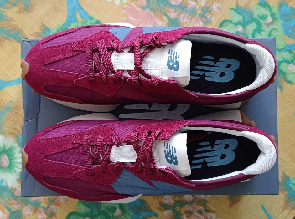 Маратонки NEW BALANCE 327. Размери 44 1/2 сини и 43 и 44 червени. Нови