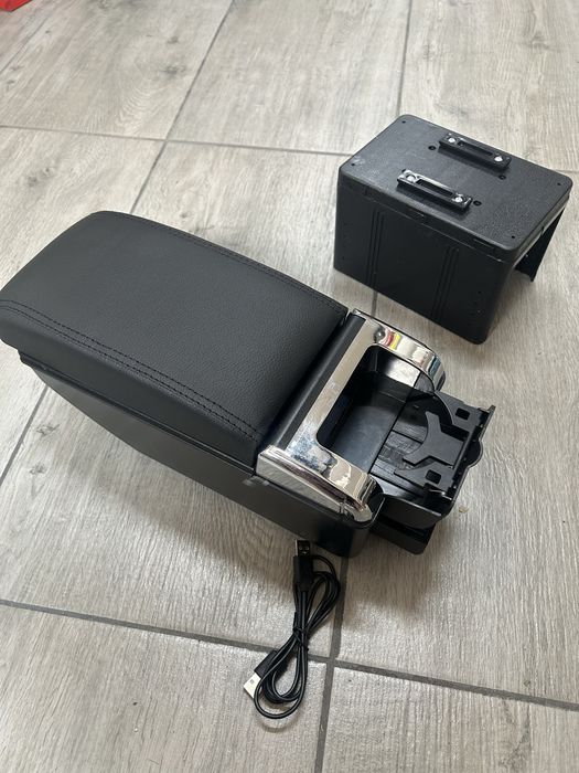 Cotiera universala cu mufe usb,suport pahar si scrumiera