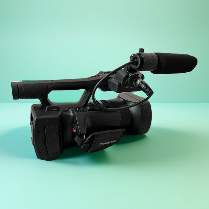 Продаю видео камеру Panasonic AG-AC90A