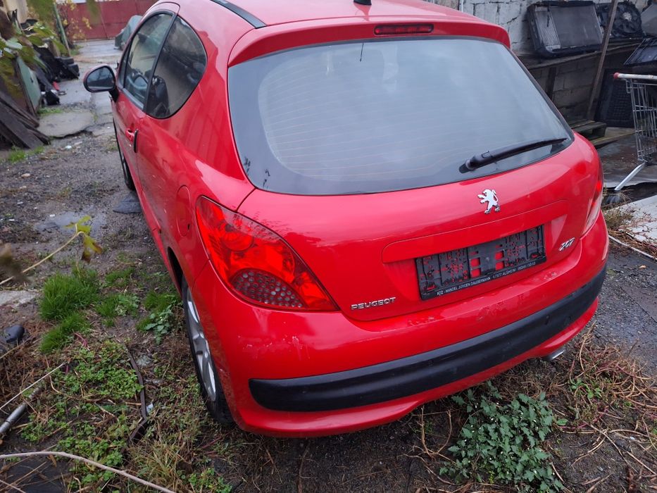 Dezmembrez peugeot 207 2009