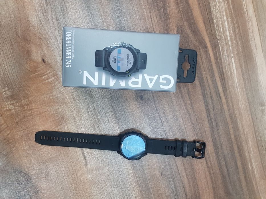 Продам Garmin 745