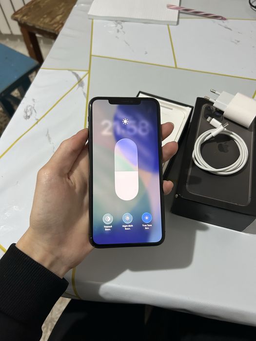 Продам Айфон 11 Pro Max 64gb