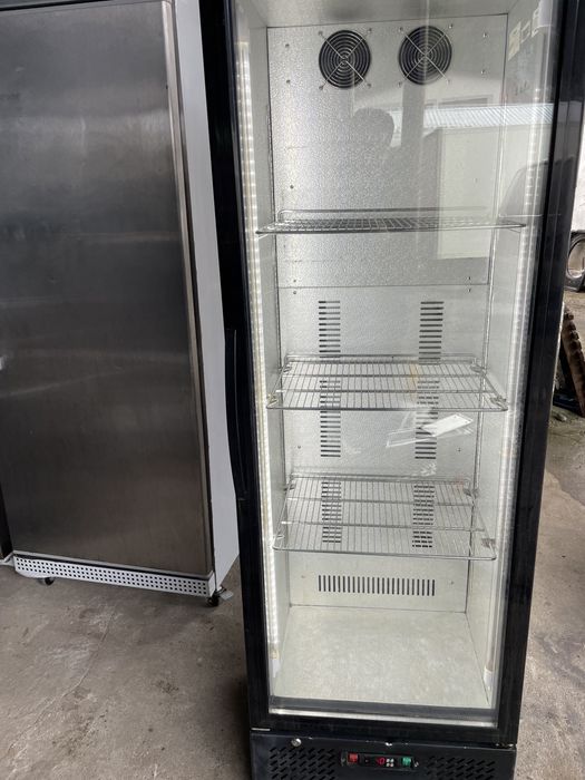 Хладилна витрина за напитки Англия