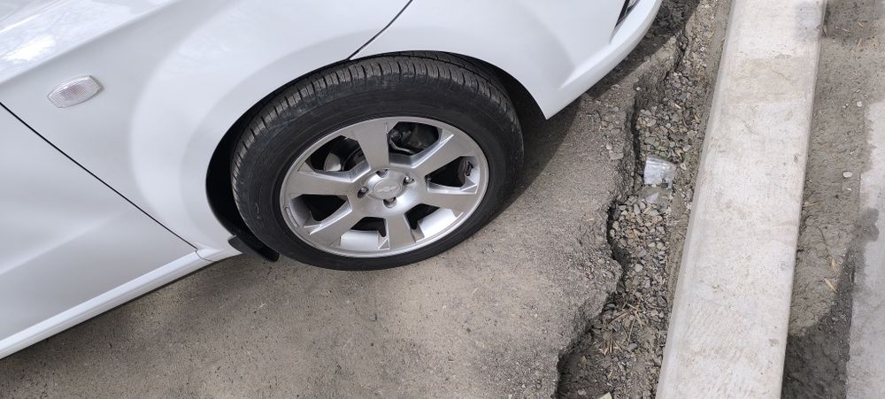 Diska sotildi il obmen