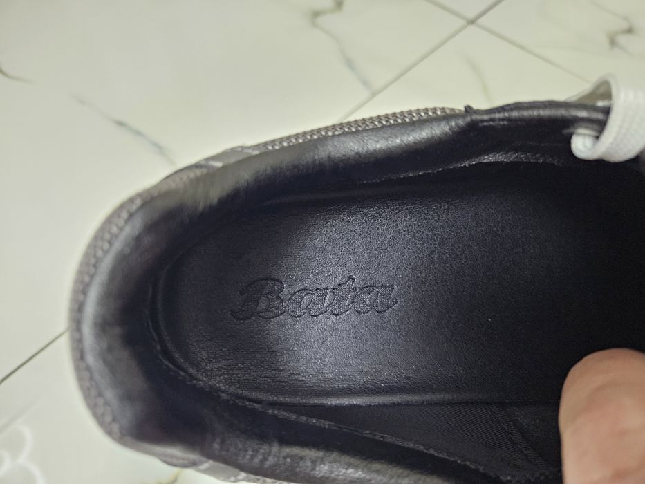 Adidasi Bata marime 43