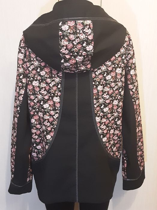 Женские куртки ветровки