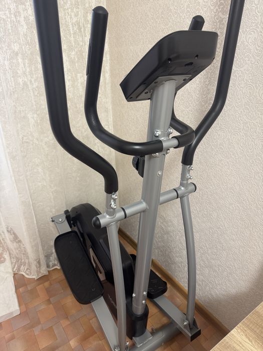 Продам эллиптический тренажер