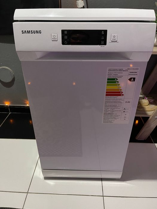 Посудомоечная машина марки Samsung