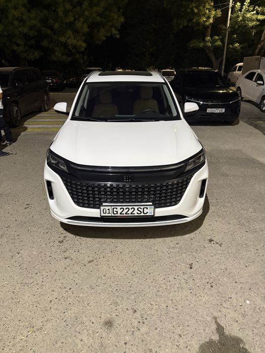 Dongfeng Fengon S508 Hybrid 2023