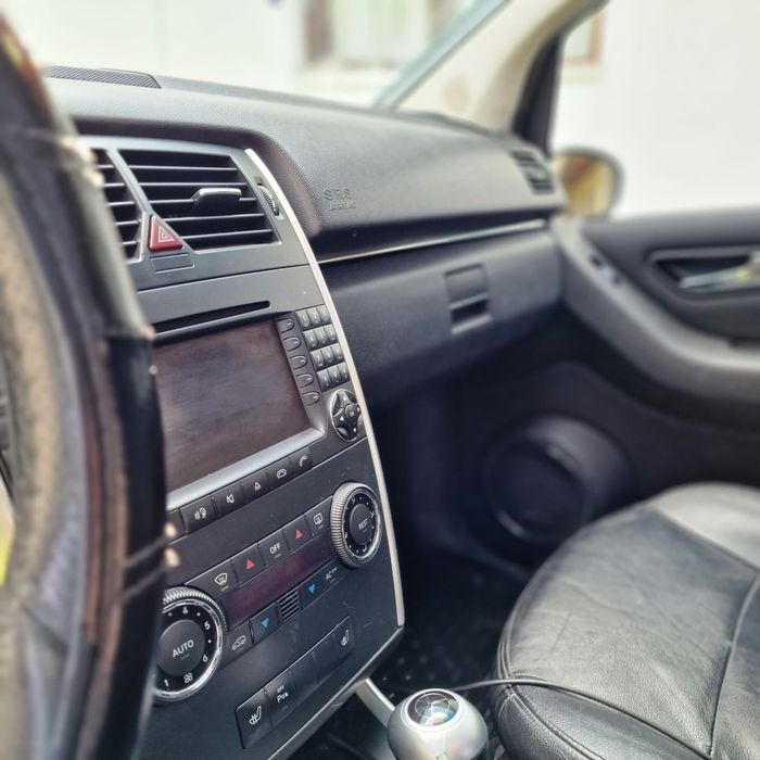 Mercedes-benz b200