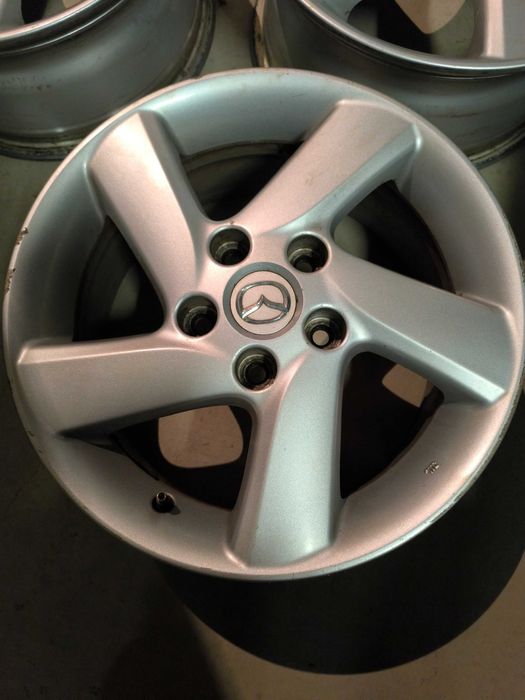 Гуми и Джанти Мазда 3