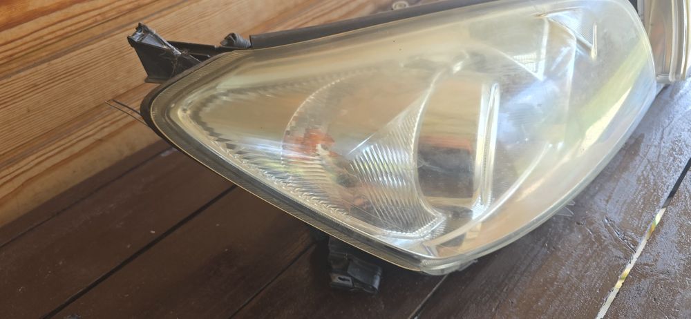 Far cu halogen toyota rav4