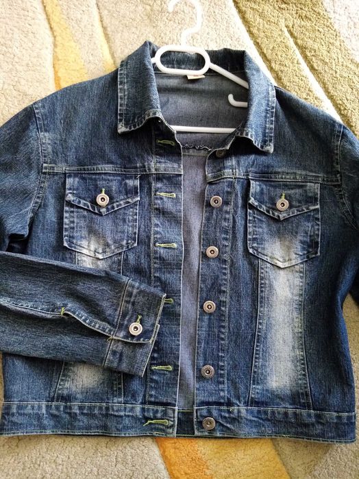 Дамско късо дънково яке