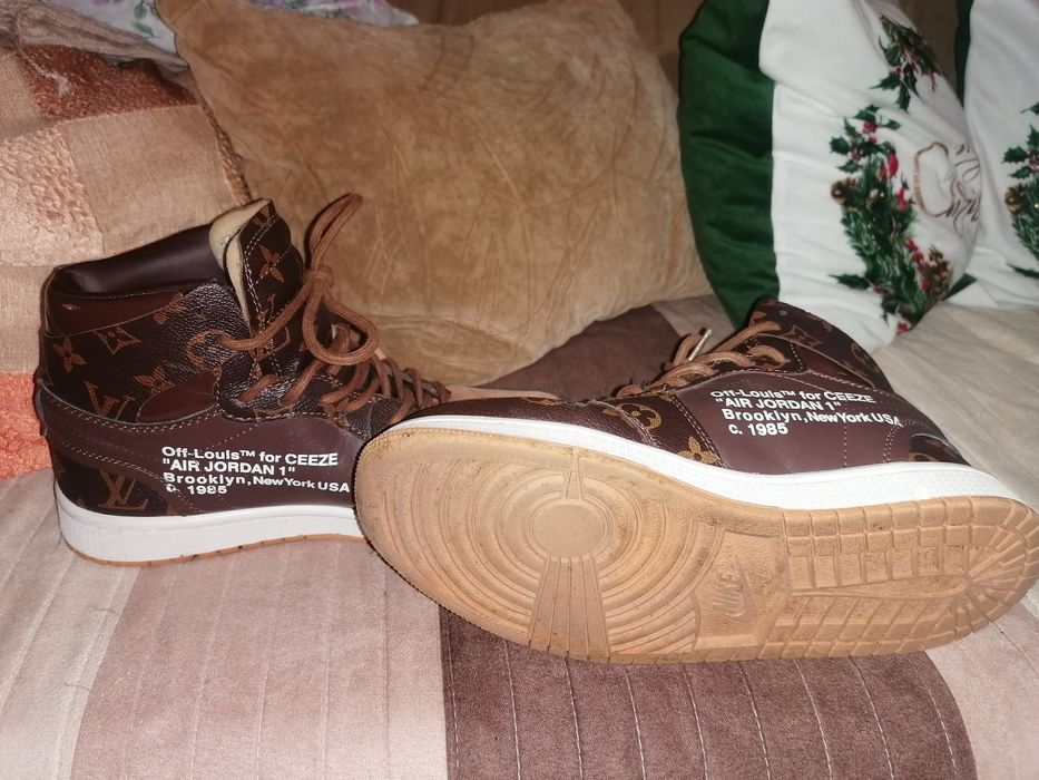 Ghete ca noi originale jordan