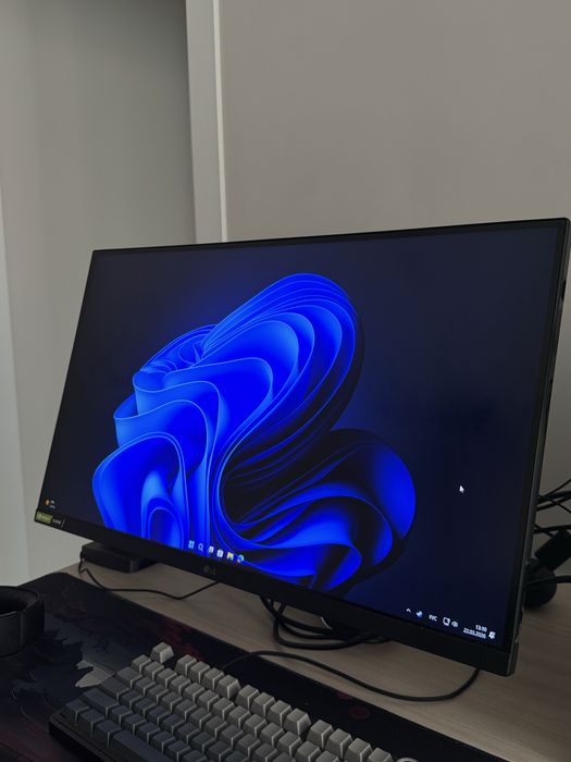 Игровые мониторы в количестве 144гц//240гц