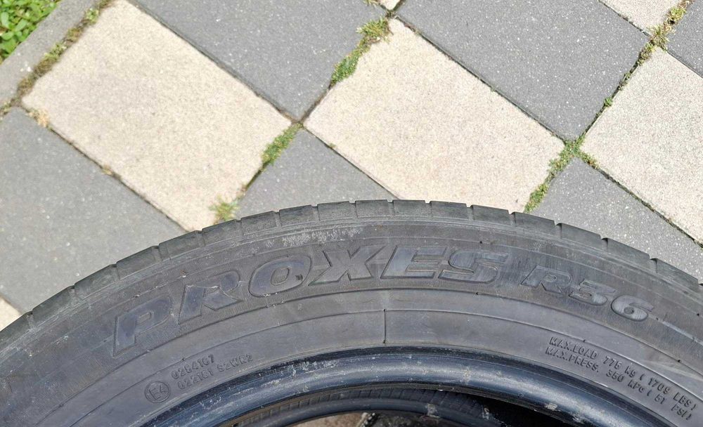 Vând 2 anvelope de vară, 225/55 R19, stare bună. Preţ pentru ambele