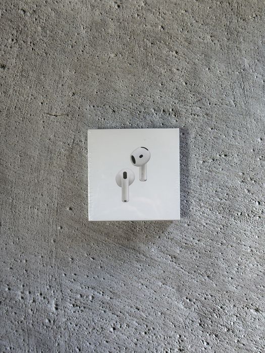 AirPods Pro 2 & AirPods 4 -SIGILAT