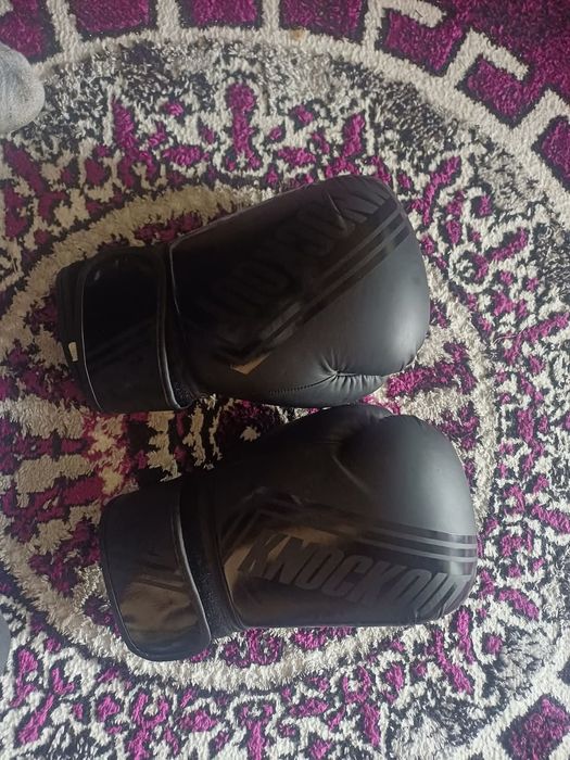 Mănuși + tibiere  box