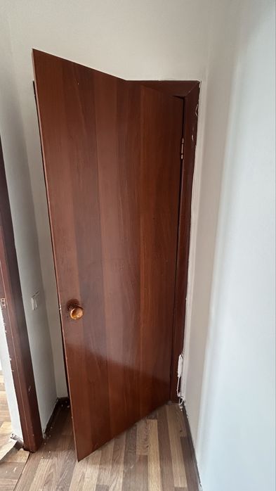 Продам двери 7шт очень дешево