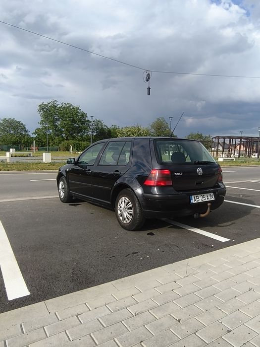 Golf IV 1.4b edițion  in stare foarte buna fara defecte cu toate actele la zii clima funcțională fiscal pe loc