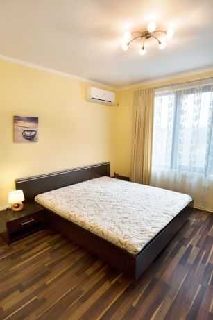 Дава се под наем Двустаен апартамент в Бургас, Лазур - 63 кв.м за 275 € - Снимка #1