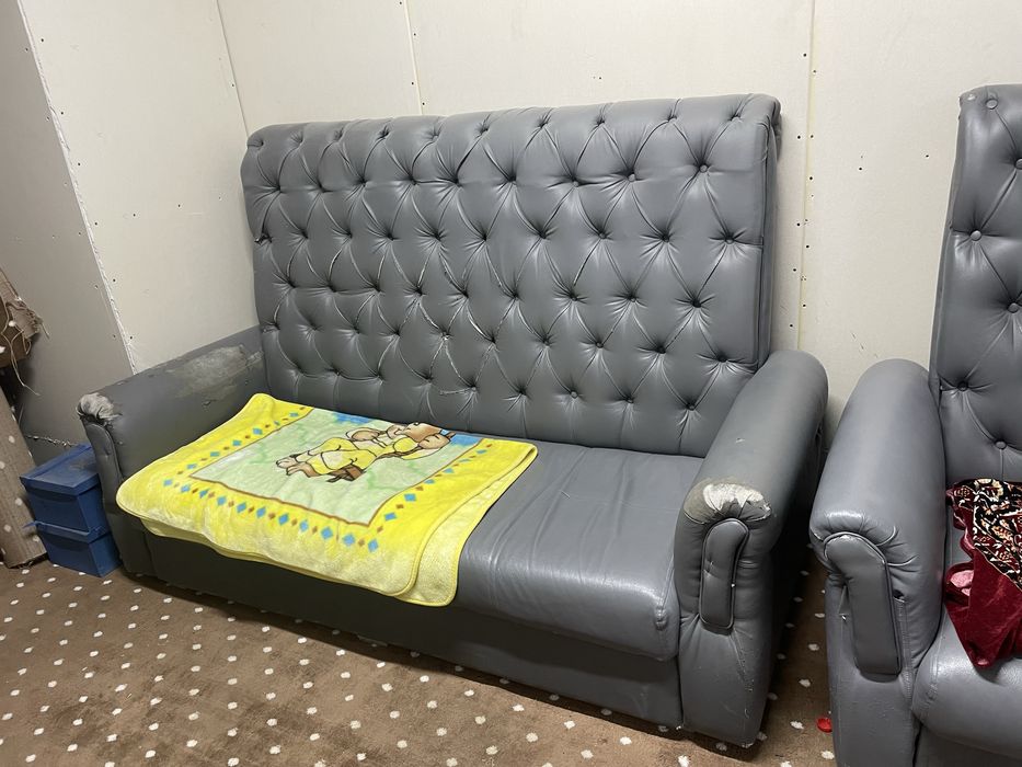 Продам кожанный диван 2 шт
