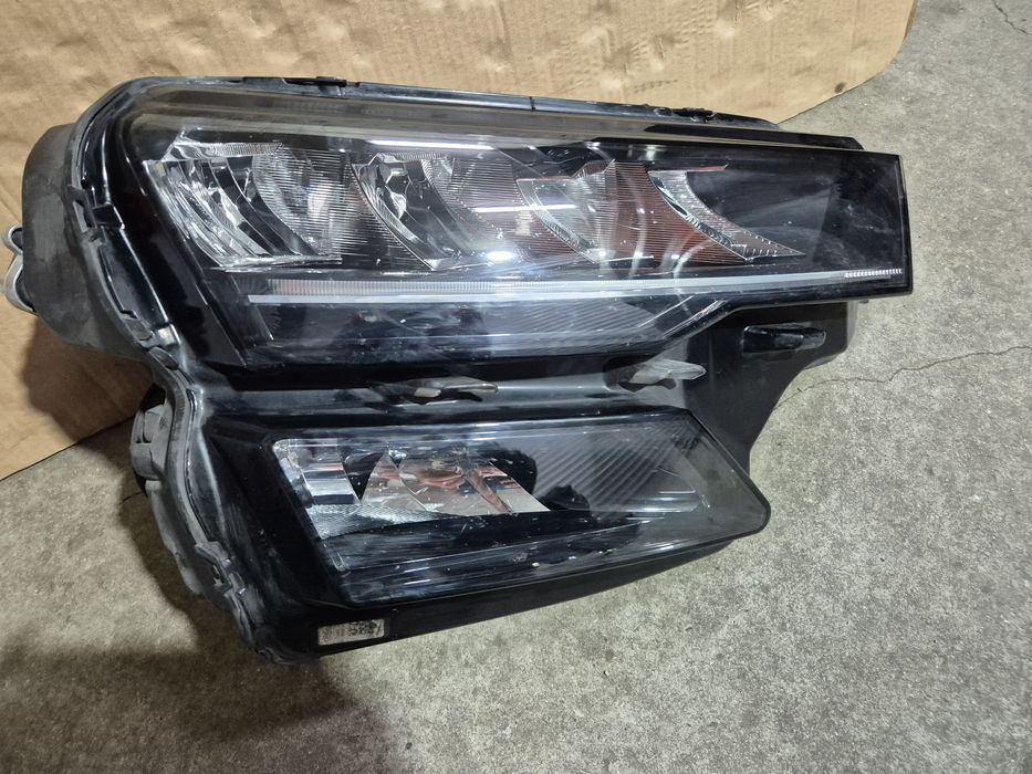 Десен фар за SKODA Karoq NU7 57B941010 Шкода Кароя