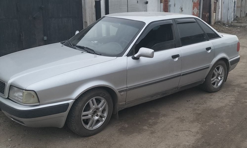 В продаже Ауди Б4