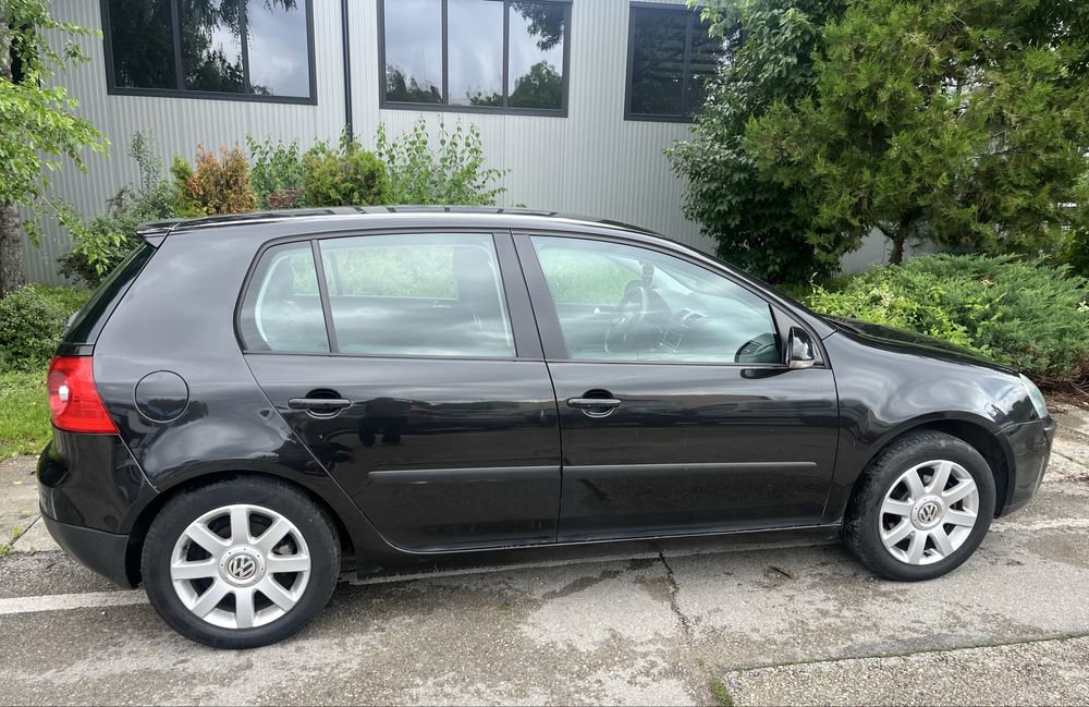 Golf 5,  1.6 2004